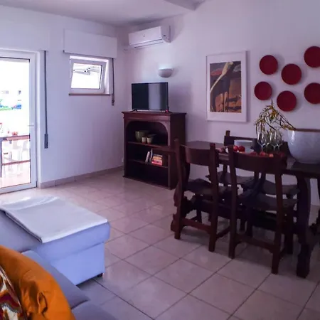 Amazing T.m. In Nossa Senhora Da Rocha アパート