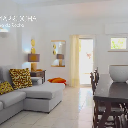 Amazing T.m. In Nossa Senhora Da Rocha アパート