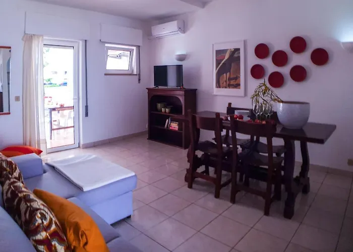Amazing T.m. In Nossa Senhora Da Rocha Apartment